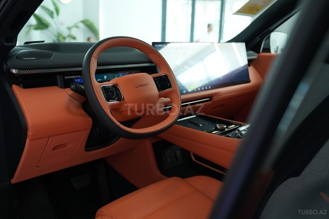 Lynk & Co 900-12
