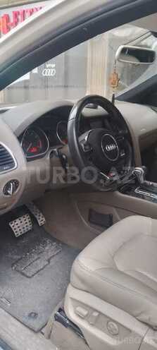 Audi Q7-4
