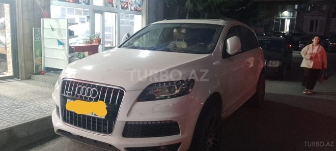 Audi Q7-6