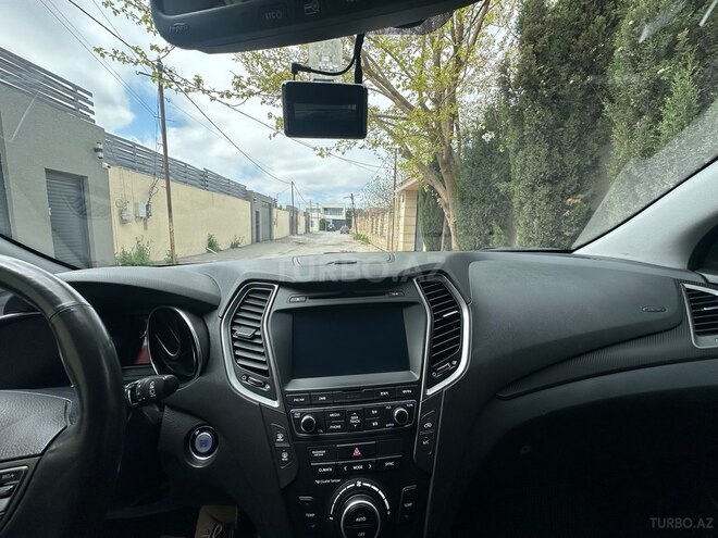 Hyundai Santa Fe-12