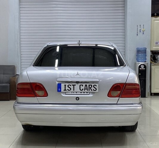 Mercedes E 240-9