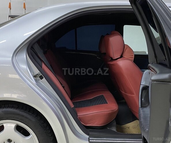 Mercedes E 240-18