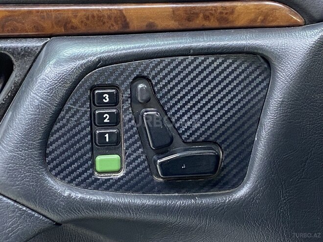 Mercedes E 240-21