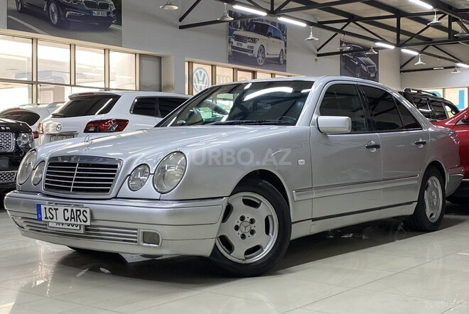 Mercedes E 240-4