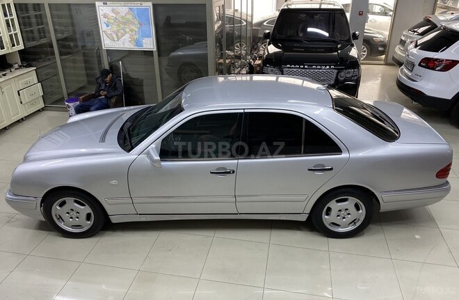 Mercedes E 240-8