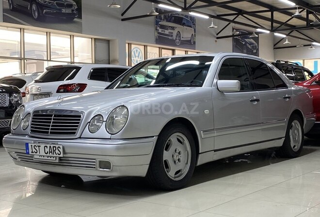 Mercedes E 240-3