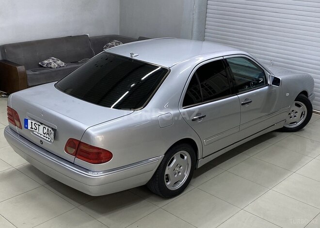 Mercedes E 240-14