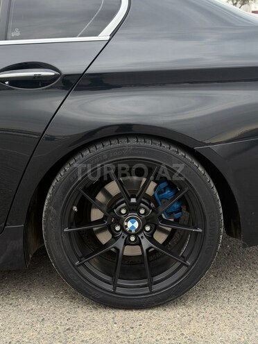 BMW 528-9