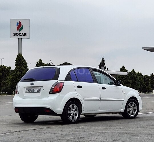 Kia Rio-12