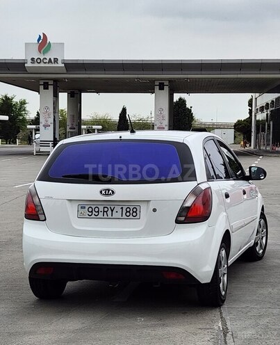 Kia Rio-13