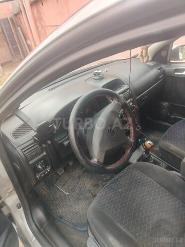 Opel Astra-11