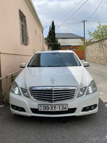 Mercedes E 220-1