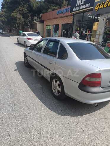 Opel Vectra-4