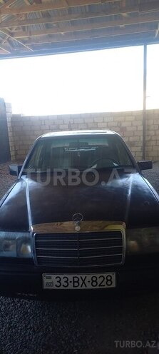 Mercedes 230 E-2