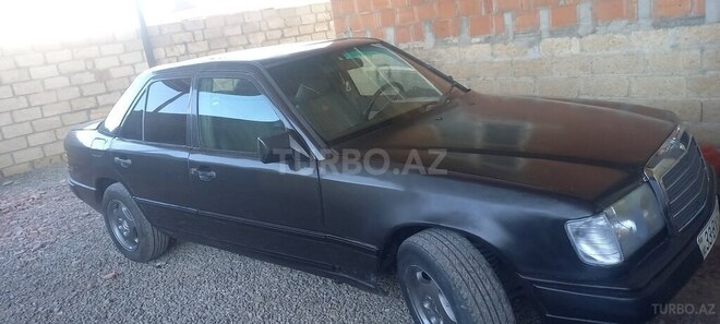 Mercedes 230 E-3