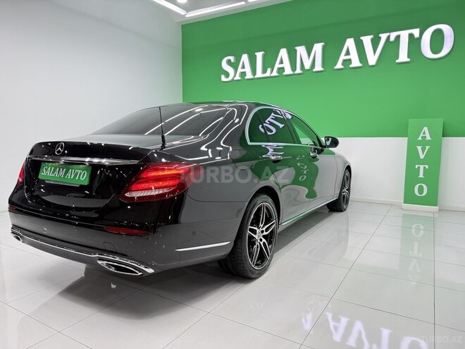 Mercedes E 220 d-6