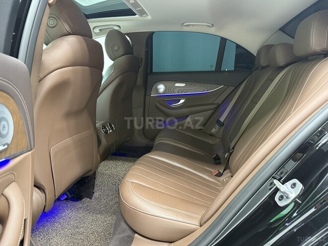 Mercedes E 220 d-12