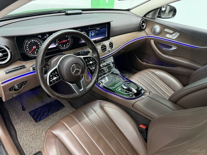 Mercedes E 220 d-7