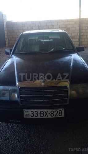 Mercedes 230 E-1