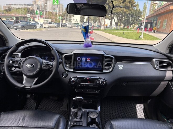 Kia Sorento-12