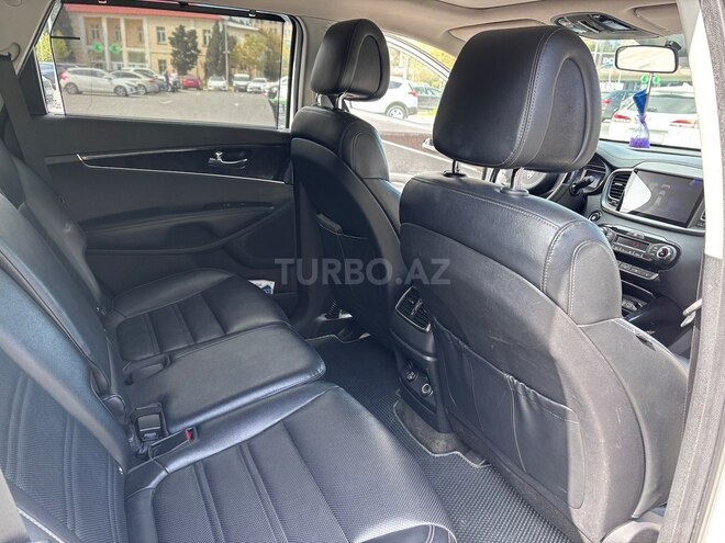 Kia Sorento-13