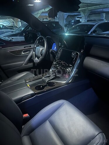 Lexus LX 500d-4