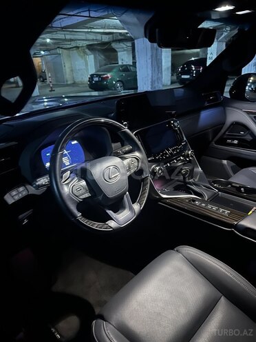 Lexus LX 500d-5