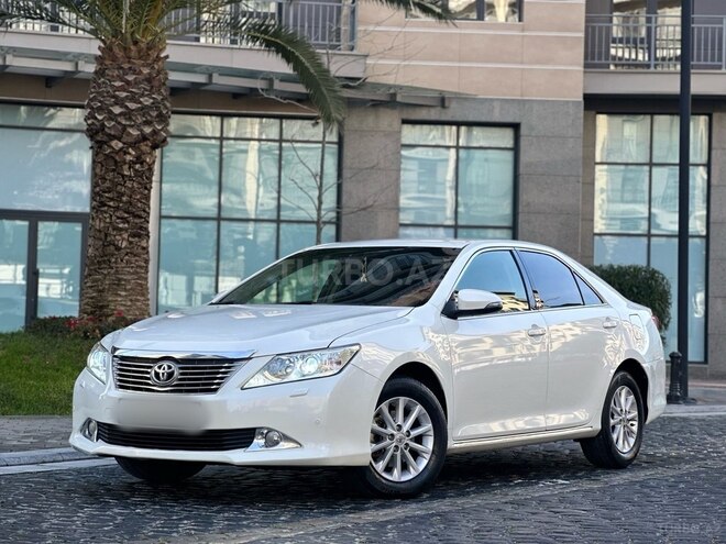 Toyota Camry-12