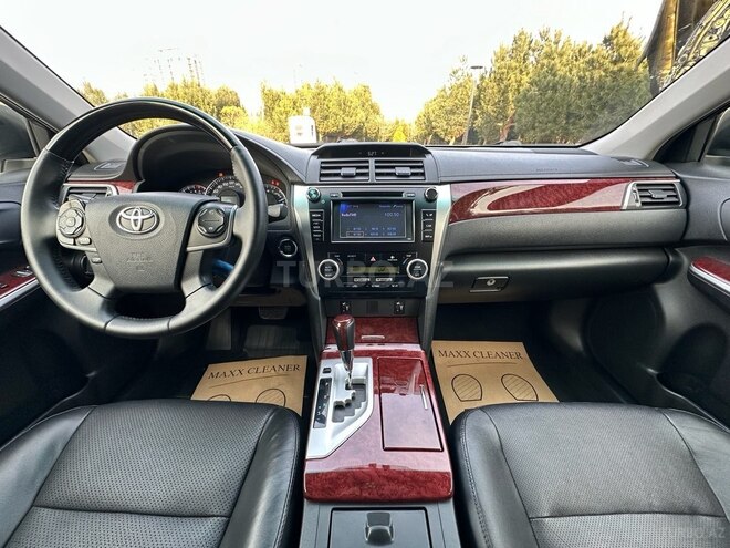 Toyota Camry-15