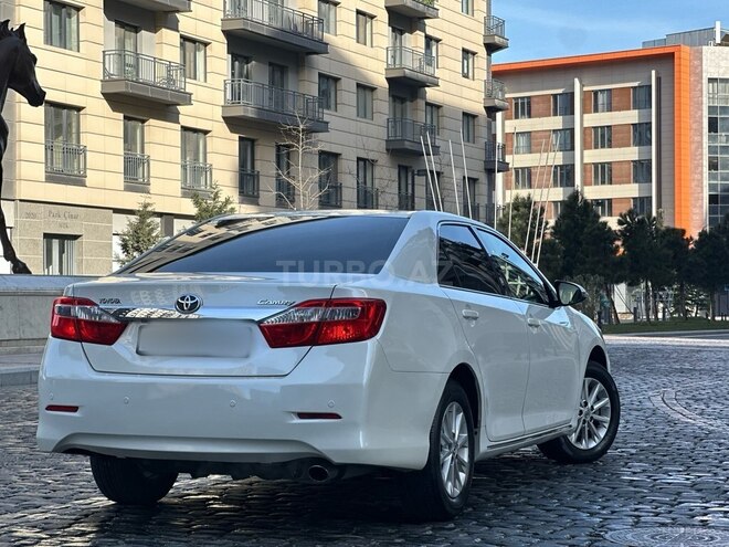 Toyota Camry-8
