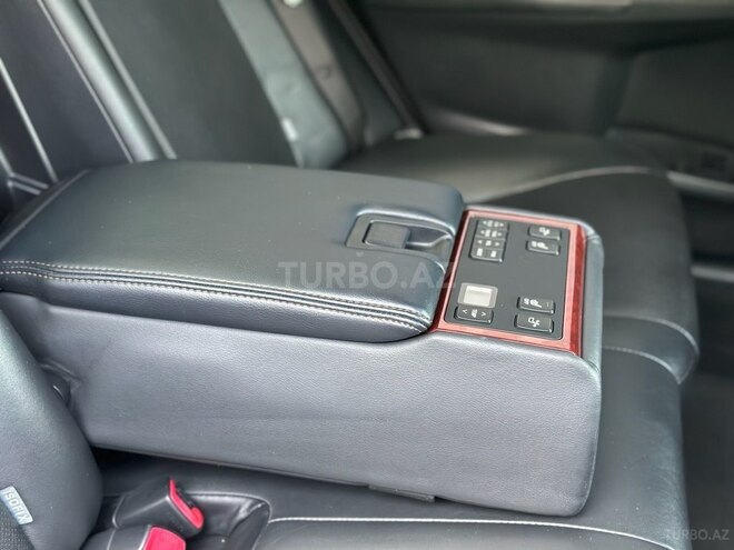 Toyota Camry-16