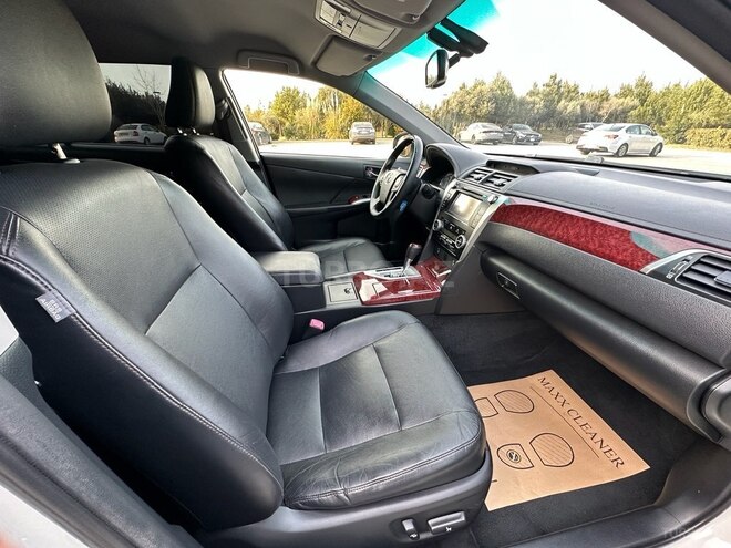 Toyota Camry-19