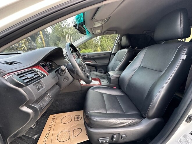 Toyota Camry-18