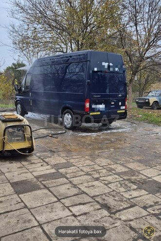 Ford Transit-10