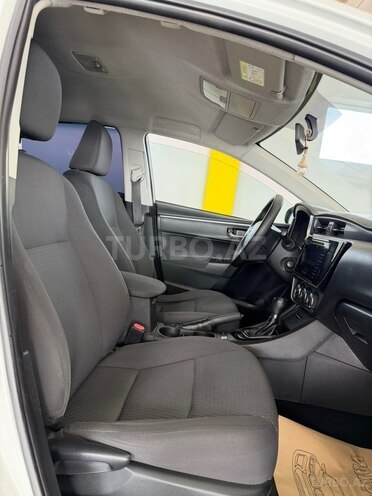 Toyota Corolla-13