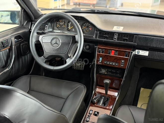 Mercedes 320 E-4