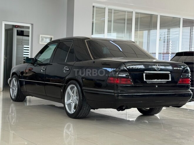 Mercedes 320 E-9