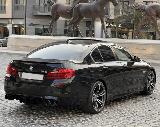 BMW 528-9