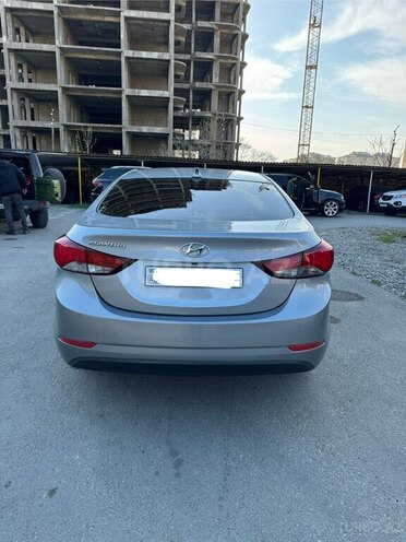 Hyundai Elantra-2