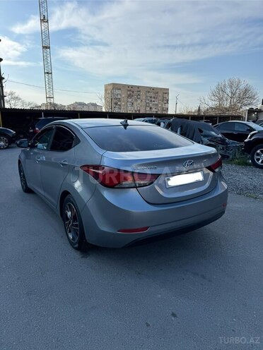 Hyundai Elantra-7