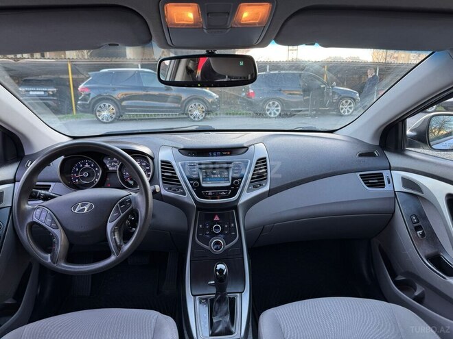 Hyundai Elantra-6