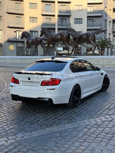 BMW 528-9