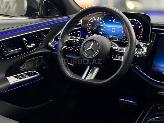 Mercedes E 200-11