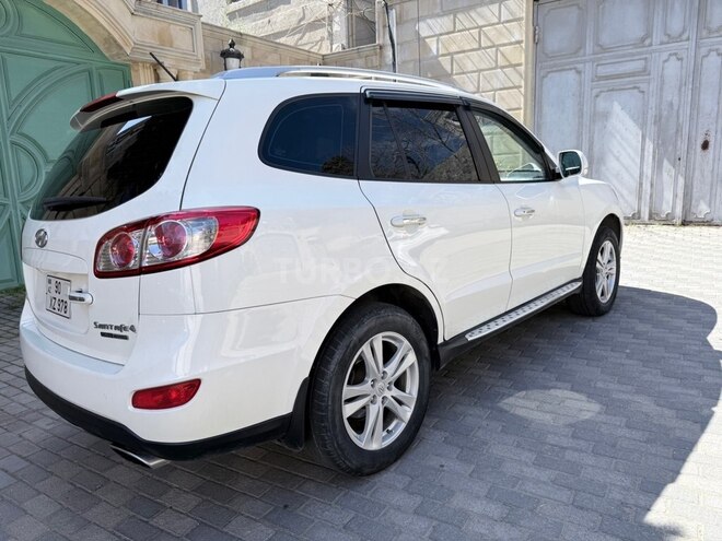 Hyundai Santa Fe-5