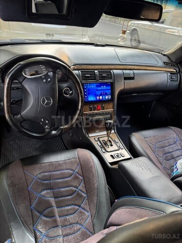 Mercedes E 240-5