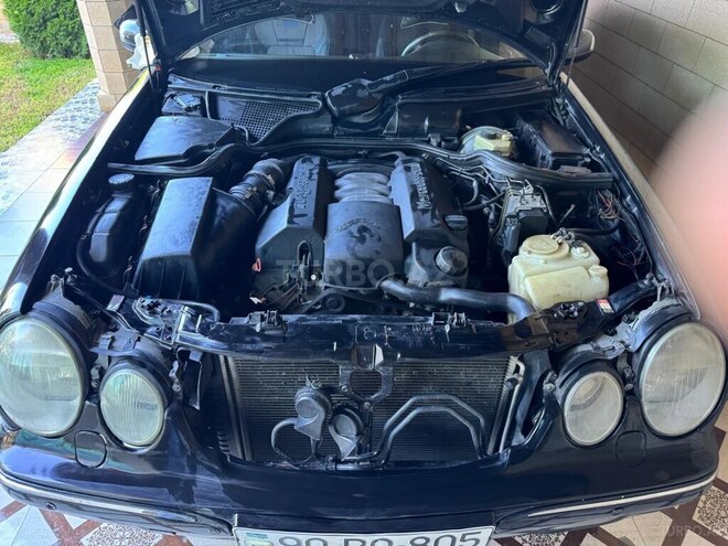 Mercedes E 240-7