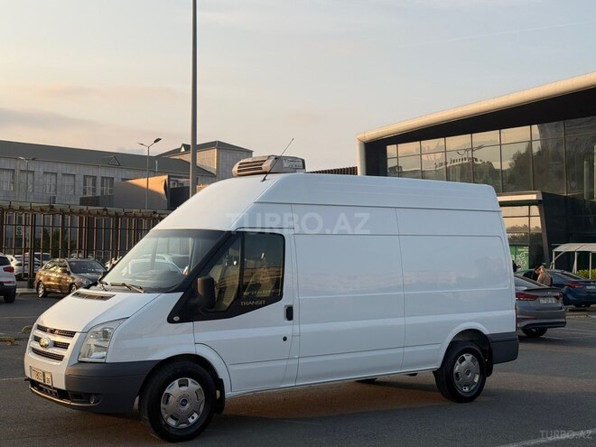 Ford Transit-5