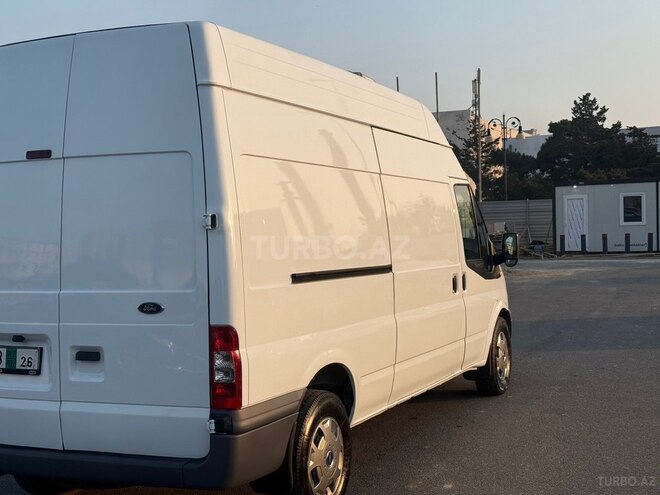 Ford Transit-7