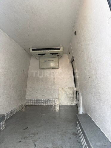Ford Transit-9