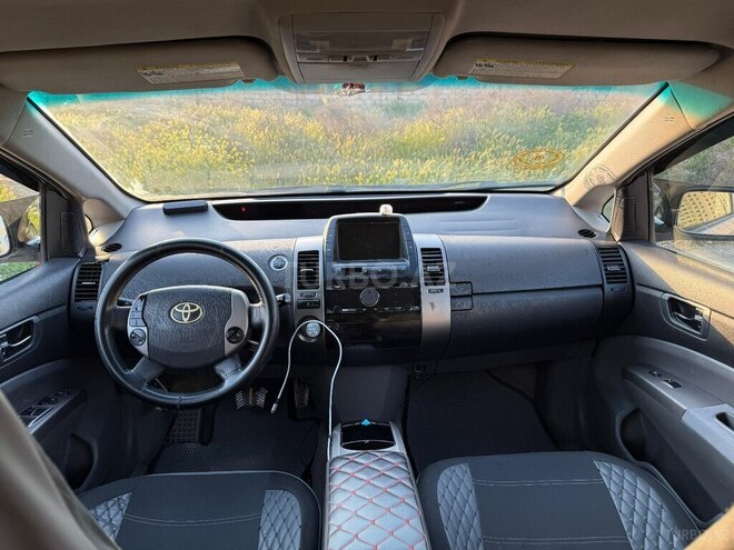 Toyota Prius-7